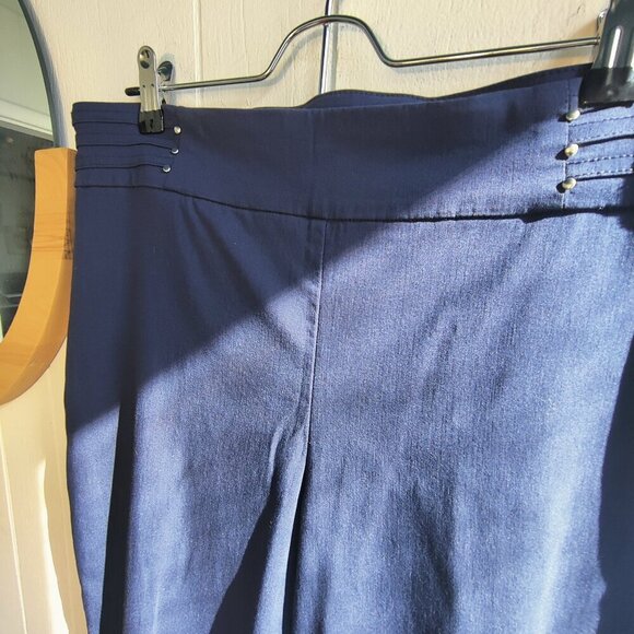 Navy blue stretch pant by JM Collection. Cute pull on style. Grommets & Pleating - Picture 3 of 5